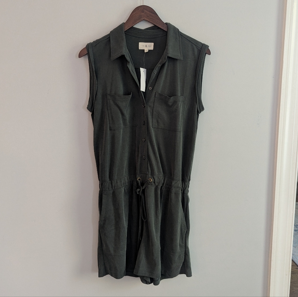 Women's NEW Lou & Grey Olive Green Romper Small - Picture 2 of 7